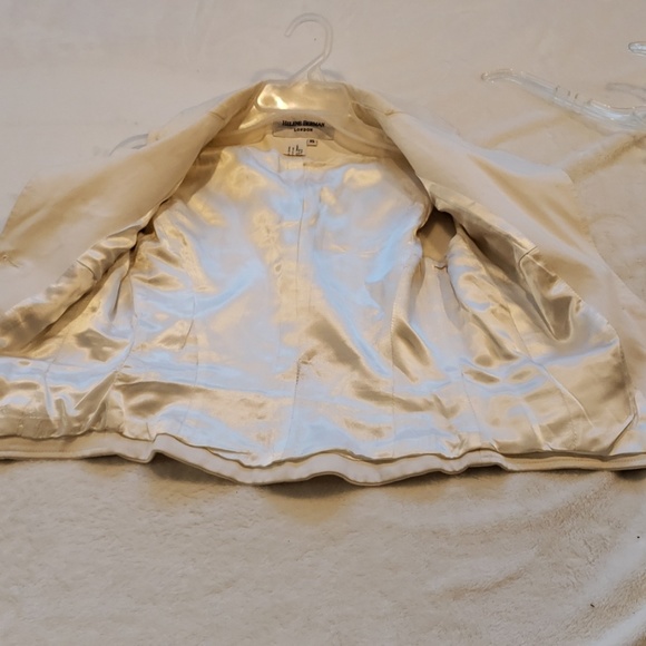 White fitted button down vest with silk lining - Picture 7 of 8